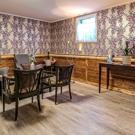 호텔 가르니 뢰델하이머 호프