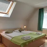 غارني روديلهايمير هوف 3*