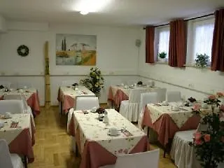 Garni Roedelheimer Hof מלון פרנקפורט